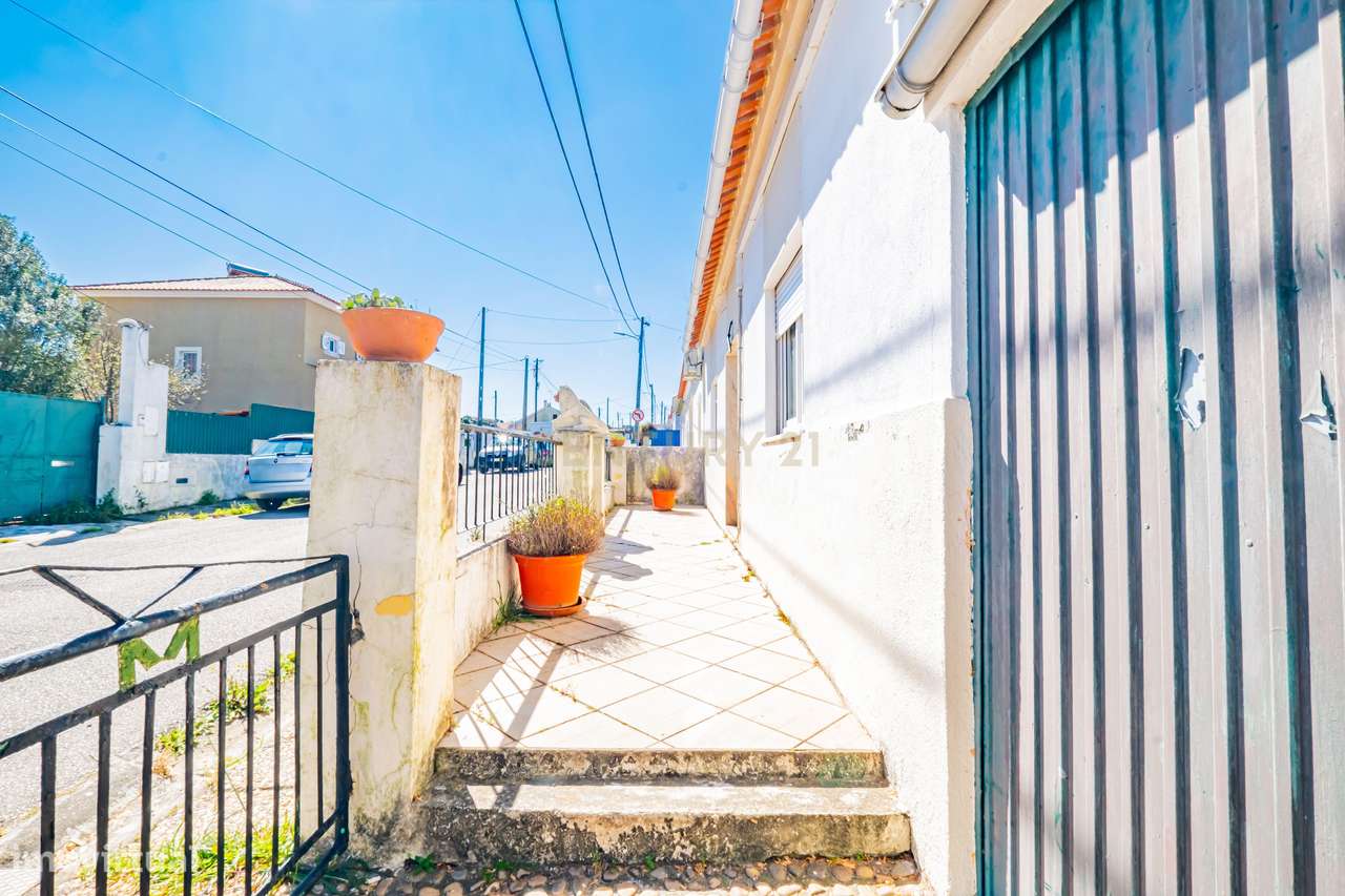 Moradia T3 com Quintal Amplo, Garagem e Anexo – Zona Tranquila da Moit-59