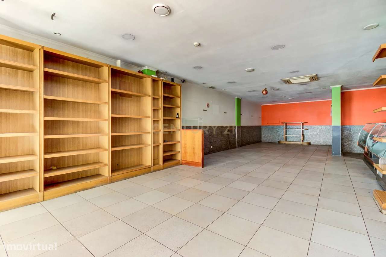 Espaço comercial com 140m2 localizado na Rua de Moçambique no Prior Ve - Grande imagem: 5/14