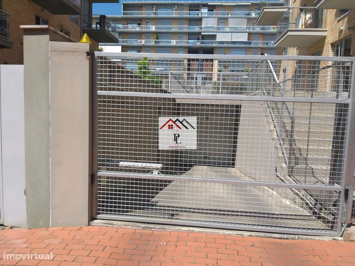 Estacionamentos Duplos Cobertos, Urb. Quinta da Portela, COIMBRA - Grande imagem: 5/7