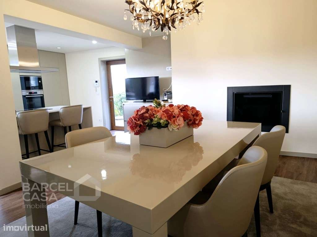 Moradia T4 em pedra, com piscina em Airó - Barcelos-17