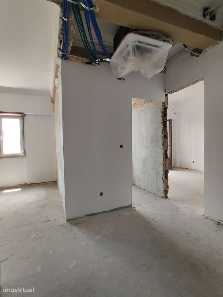 Oportunidade I APARTAMENTO T1 I Cento de Alverca-4