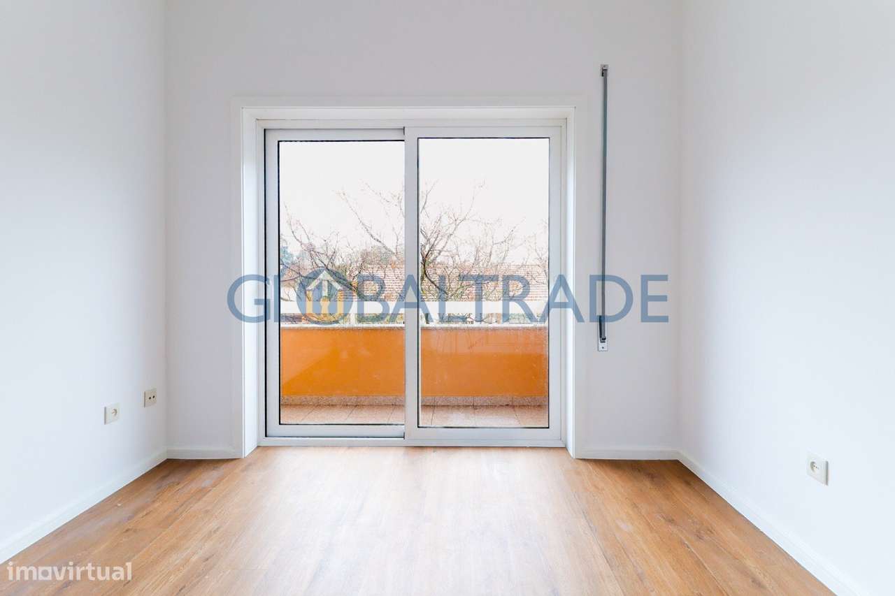 Apartamento T3 Renovado & Equipado em Águas Santas-34