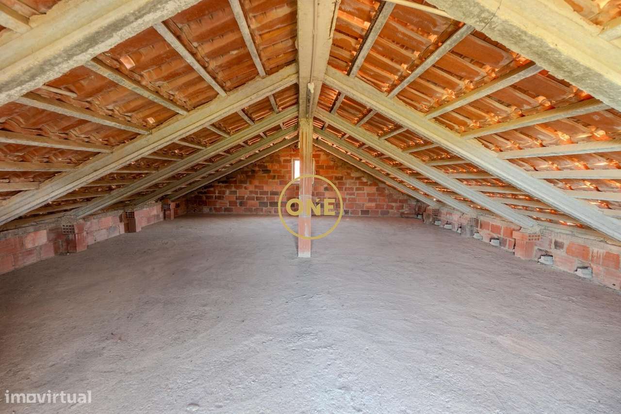 Moradia Térrea T2+1 com Terreno de 3,88 ha – Cruz do Vento, Carnota (A-17