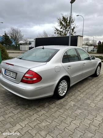 Mercedes-Benz Klasa E 240 Elegance - 4