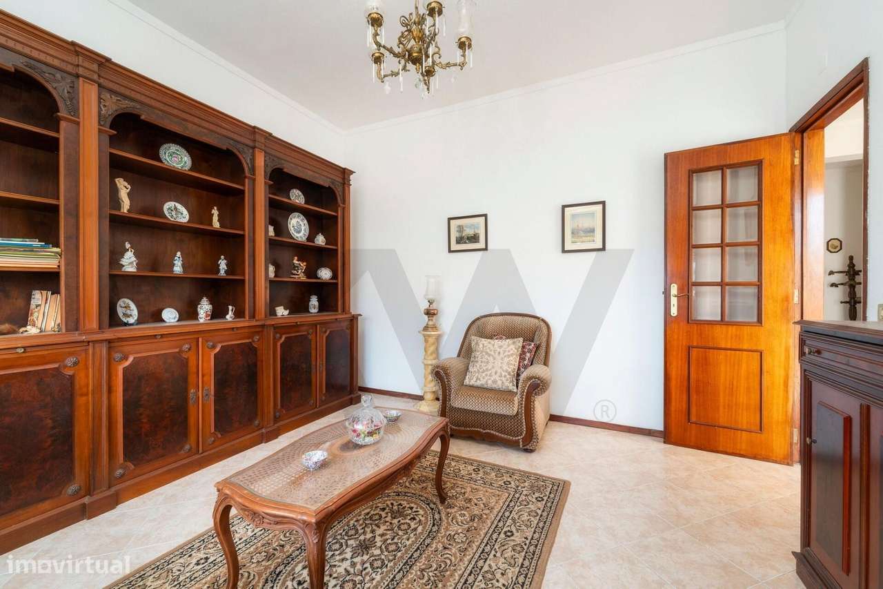 Moradia T4 com Terreno de 8480m2 em Bela Salema-11