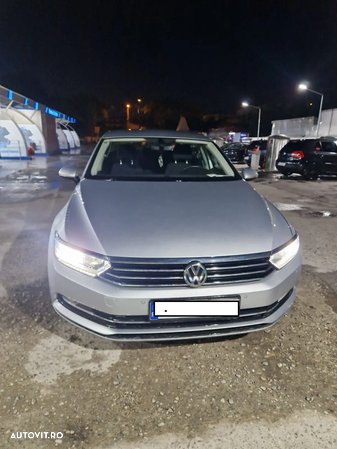 Volkswagen Passat 2.0 TDI DSG Highline - 1