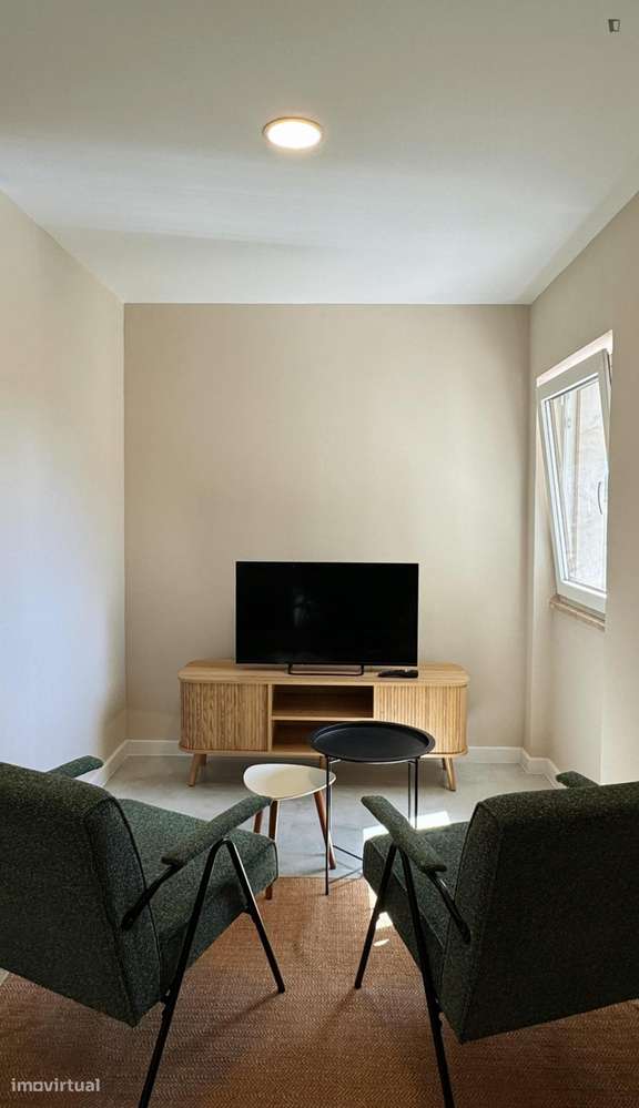 Quarto - localizado em Norton de Matos Coimbra - Grande imagem: 4/9