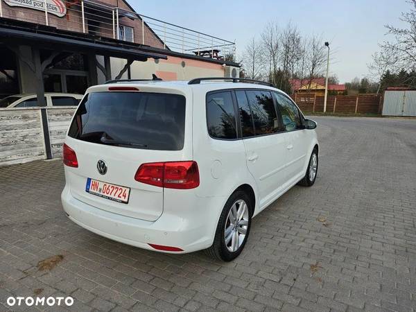 Volkswagen Touran 2.0 TDI DPF BlueMotion Technology Comfortline - 11