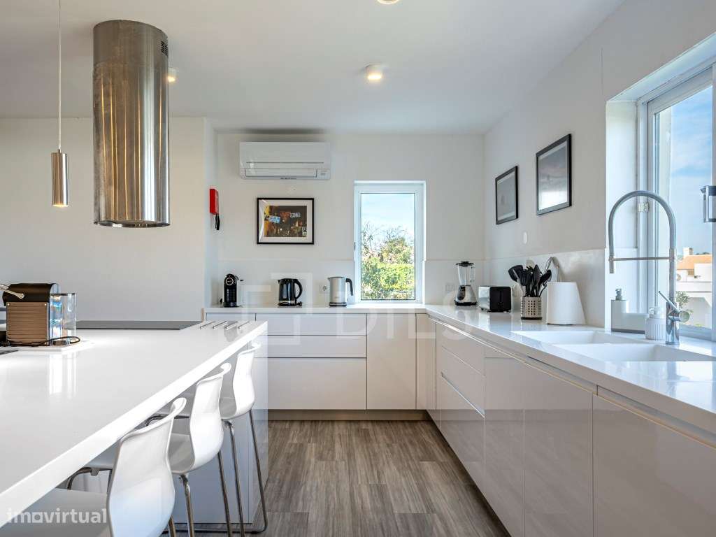 Moradia T6+1 em Soltróia, junto à praia, com piscina-15