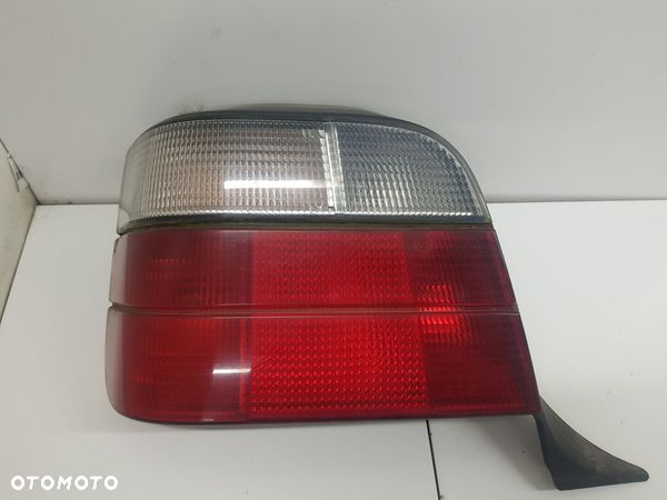 LAMPA LEWA TYLNA BMW E36 - 1