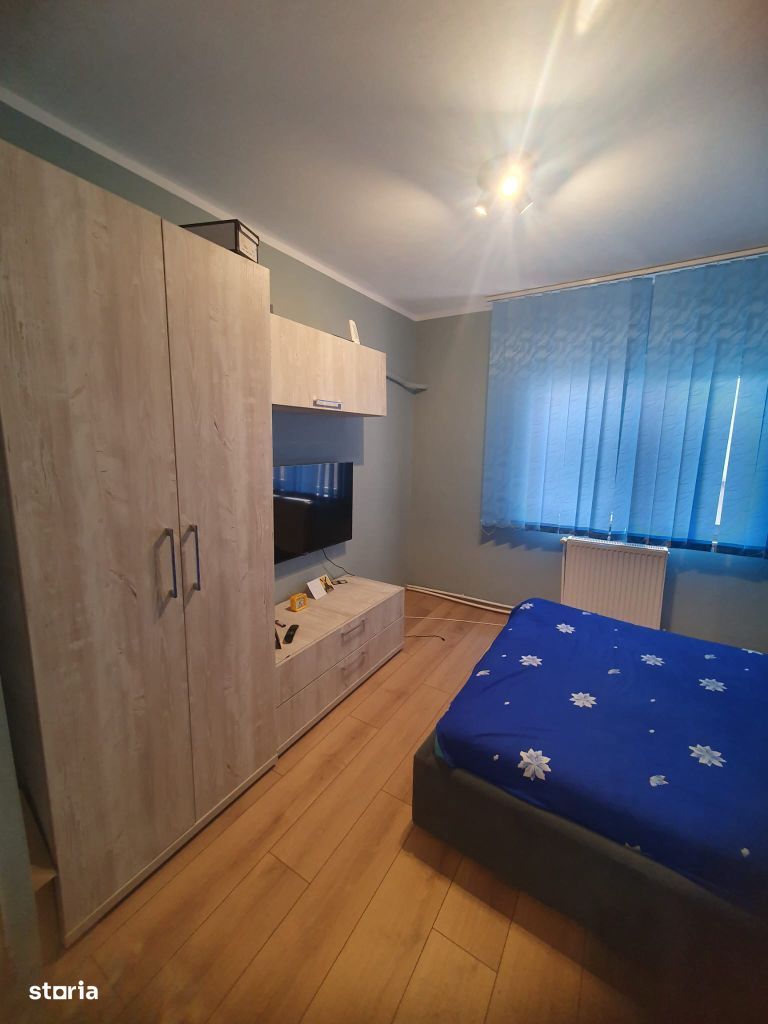 Apartament cu 3 camere,Micro 20