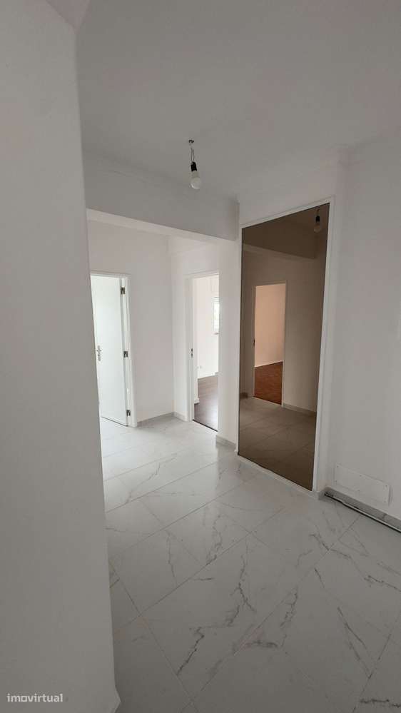 Apartamento T2, 90m2, Benfica - Grande imagem: 2/3