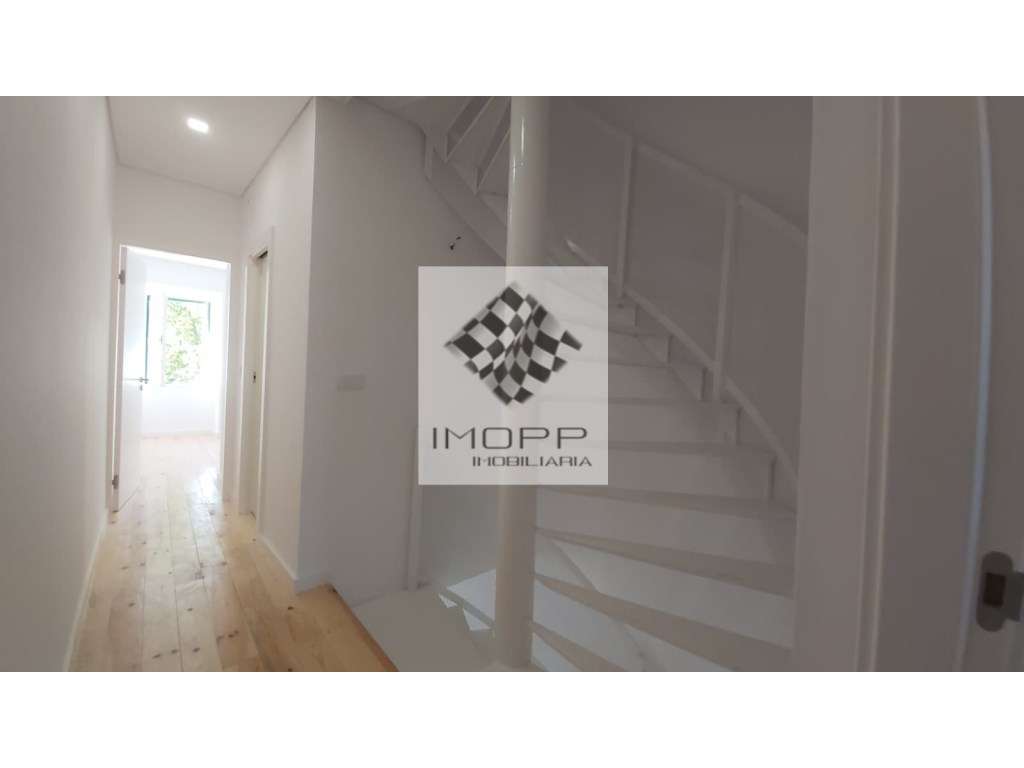 Moradia T2 +2 no centro histórico de Carnide-14