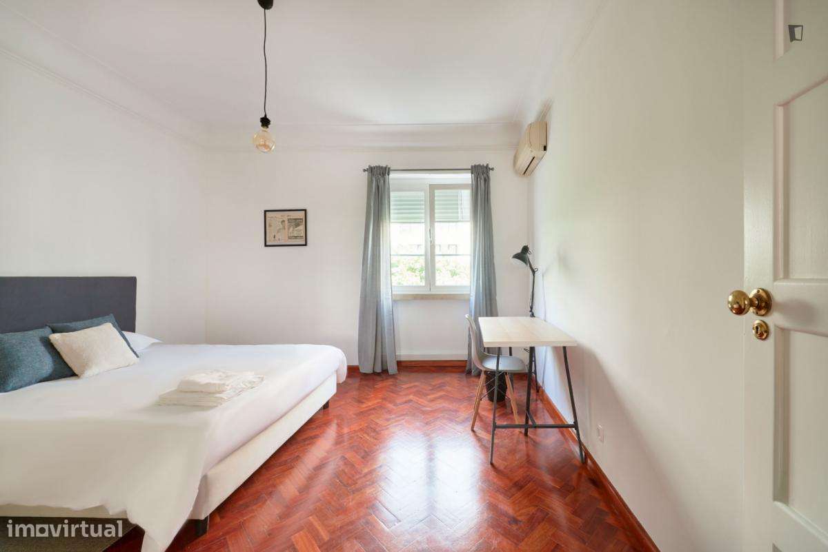 Quarto - localizado em São Sebastião Lisbon - Grande imagem: 5/6