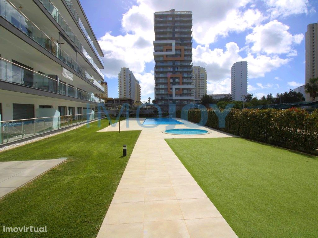 Apartamento T3 Novo em Portimão em Condomínio com Piscina