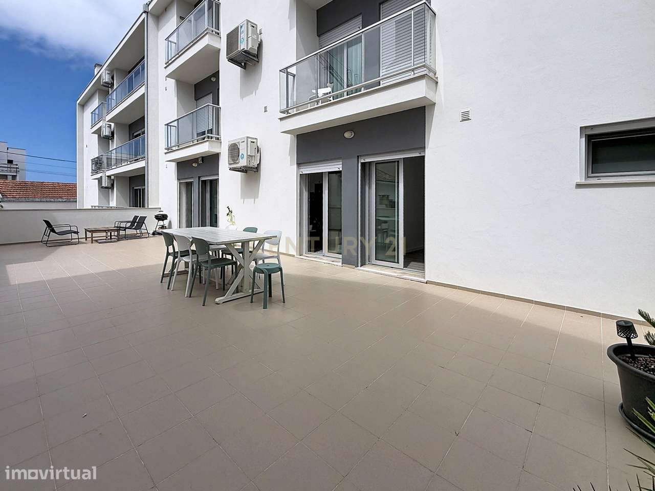 Apartamento T2 em Nazaré, Leiria - Oportunidade Única!-42