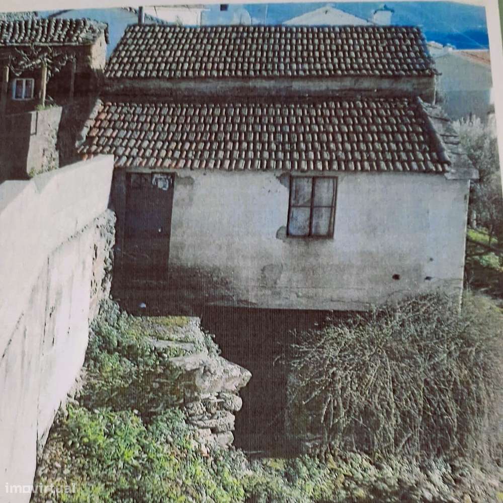 Casa de Aldeia, tipologia T2 + Sótão para recuperação total-12