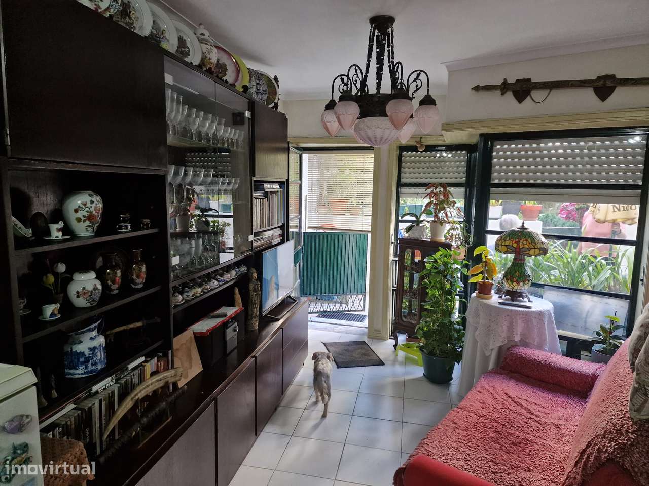 Excelente imóvel c/ terraço, jardim + anexo c/ 2 divisões - Metro Rubi-17