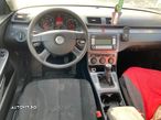 Dezmembrez VW Passat B6 Combi 2008 2.0 TDI CBAA - 6