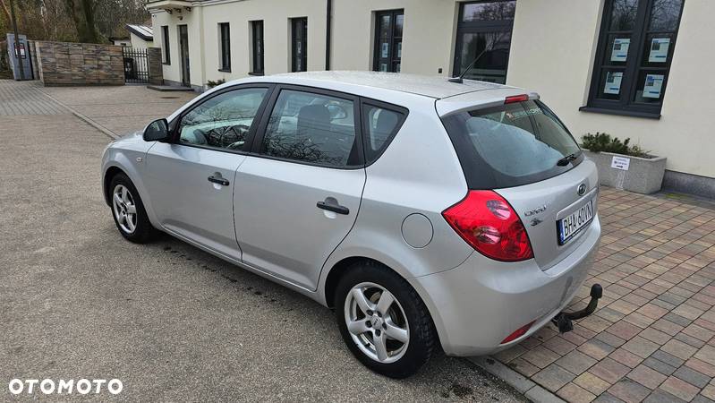 Kia Ceed Cee'd 1.6 Comfort + - 22