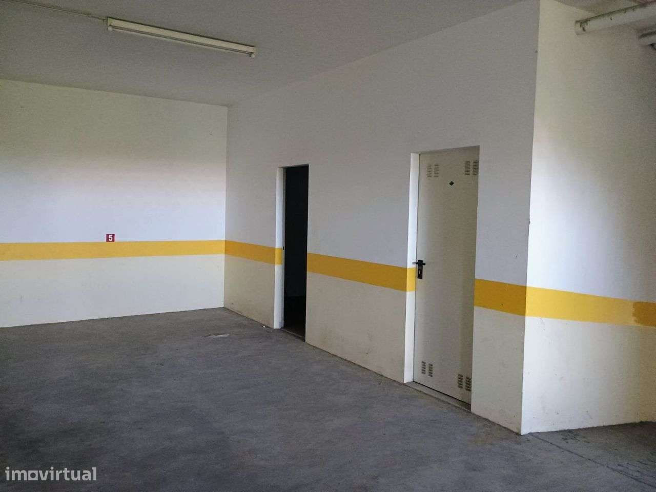 Oportunidade! Garagem Total 225m2 S.Domingos Santarém-O Próprio-7