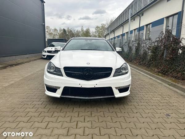 Mercedes-Benz Klasa C 63 AMG Coupe AMG SPEEDSHIFT MCT - 4