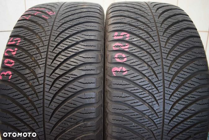 R16 215/45 Goodyear Vector 4seasons GEN-2 cena za parę - 1