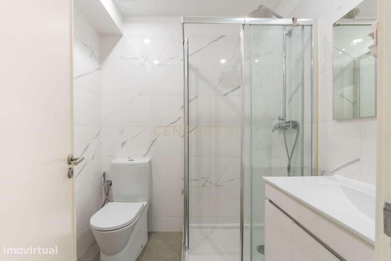 Apartamento T4 para arrendamento em Benfica - Grande imagem: 4/32