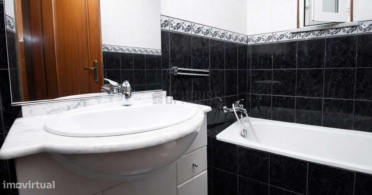 Moradia T2+1 em São Salvador - Espaço, Potencial e Proximidade à Cidad-8