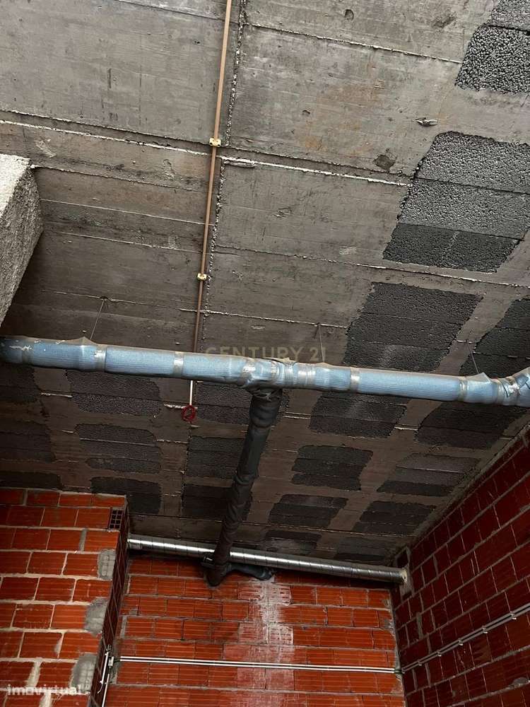 Loja em Odivelas com Garagem e Acessibilidade - Grande imagem: 5/6