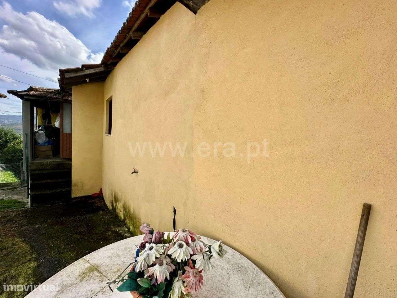 Moradia para restauro em Eja, Penafiel - Grande imagem: 4/12