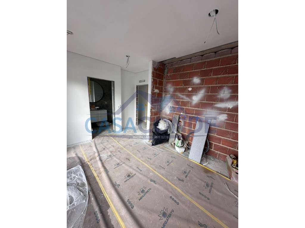 Moradia V4 c/Piscina ,excelentes areas-13