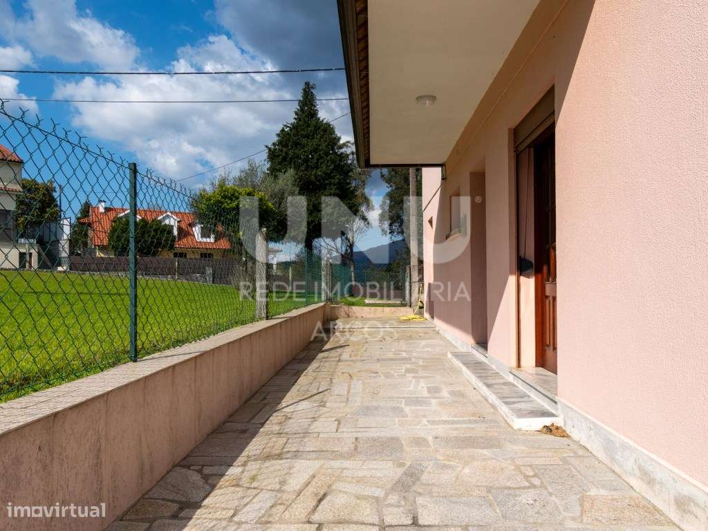 Moradia Bi-Familiar-10