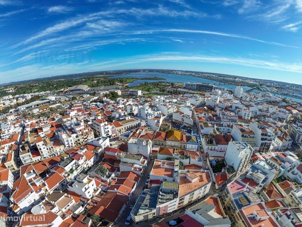 Moradia Térrea Totalmente Remodelada para Venda no Coração de Portimão-38