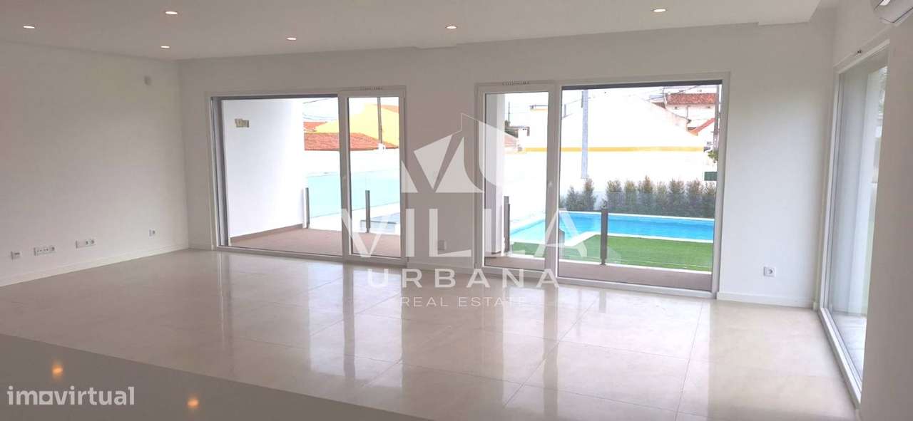 Moradia T3+1 no Centro da Charneca da Caparica-6