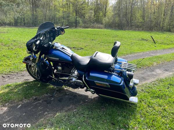 Harley-Davidson Touring Street Glide - 41