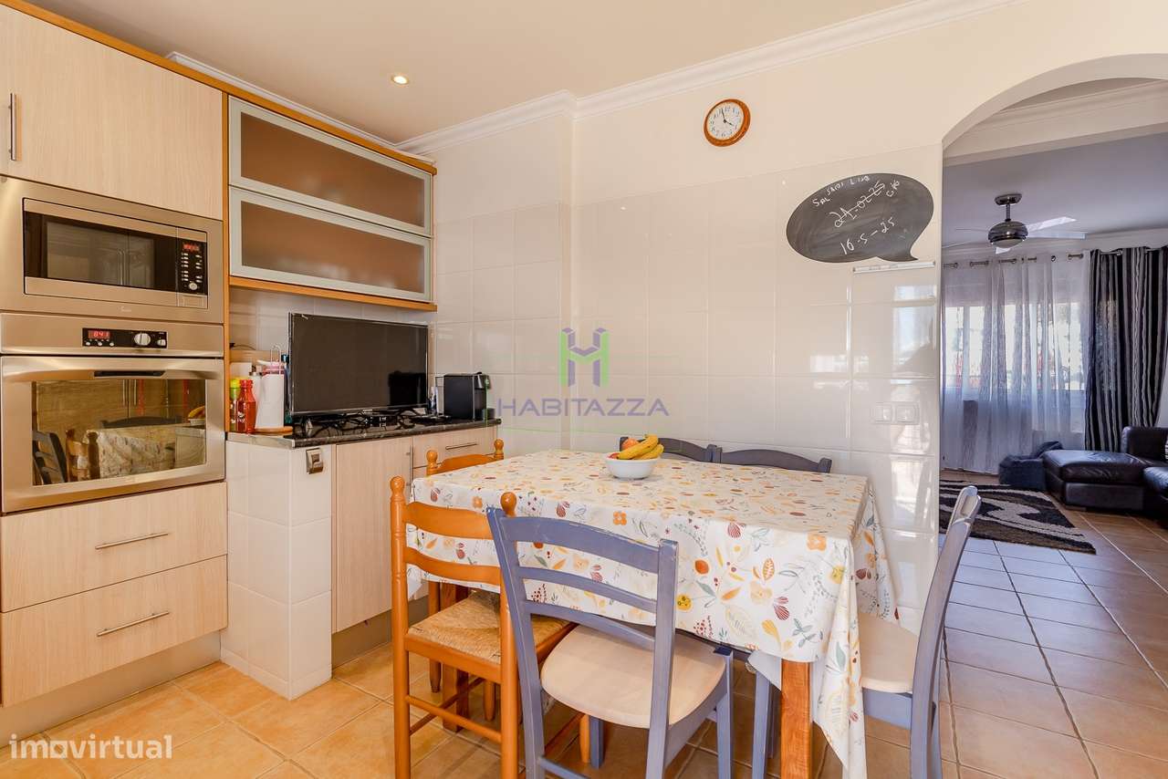 Apartamento T2 + Anexo com 1 quarto, 1 Escritório e 1 Casa de Banho, c-7