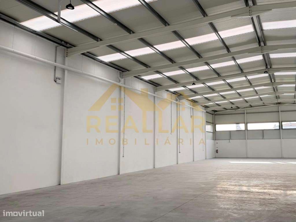 Pavilhão Industrial de 1.200 m² em Barcelos - Potência de 200 kVA e... - Grande imagem: 4/21