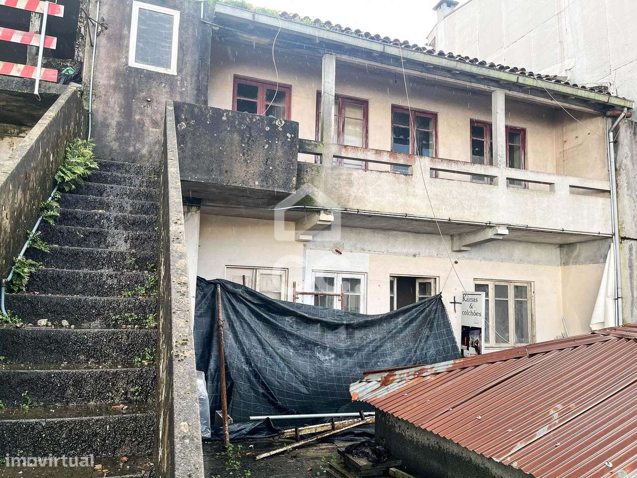 Prédio com Loja de 489 m² e 2 Apartamentos no Coração de Vila Nova de-18