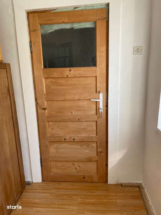 Casa compusa din  2 camere, zona Nucet!-6