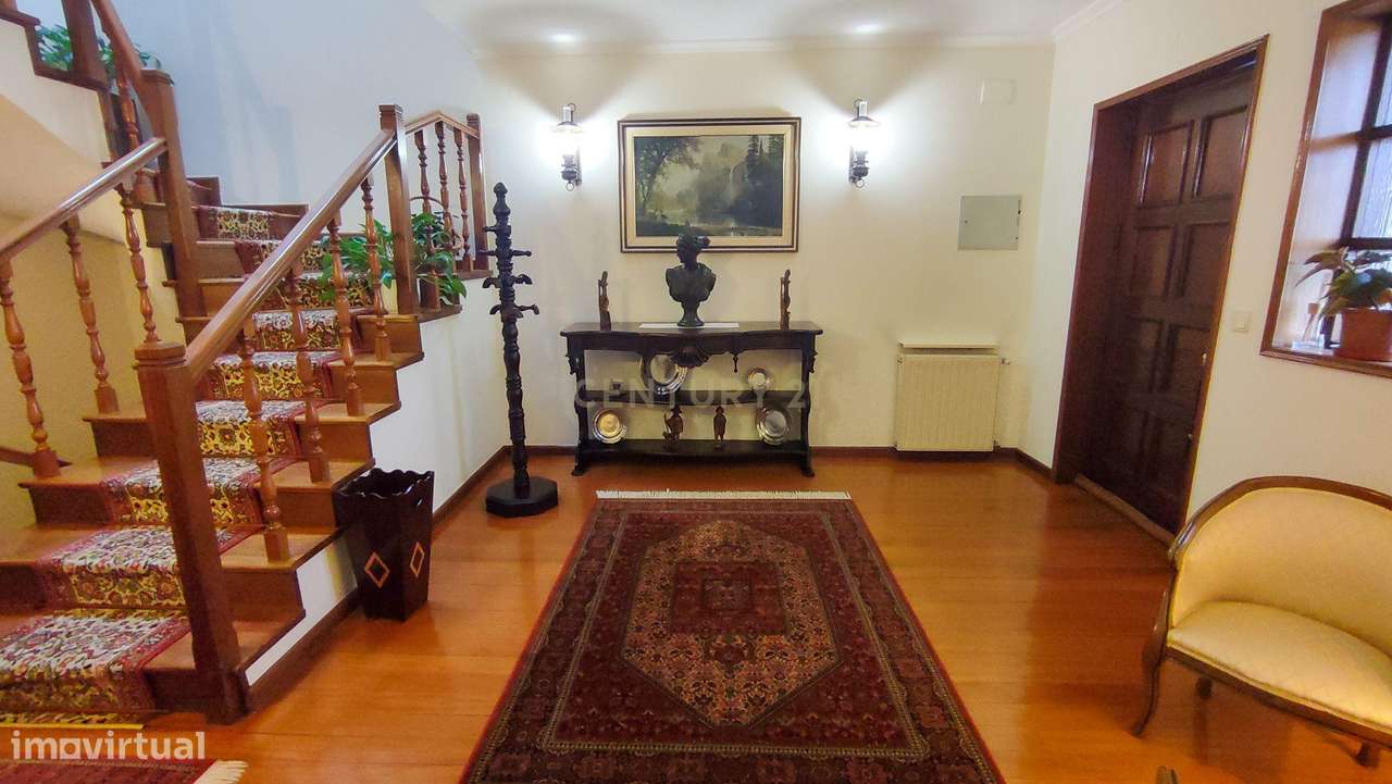 MORADIA DE LUXO EM ZONA NOBRE DE CHAVES - Grande imagem: 5/43