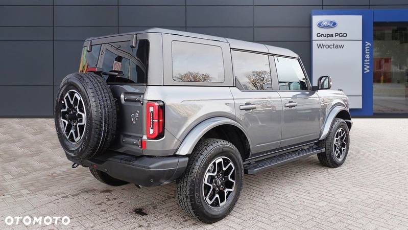 Ford Bronco - 5