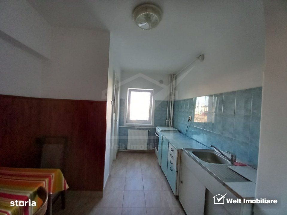 De vanzare apartament cu 3 camere, 2 bai, Primaverii