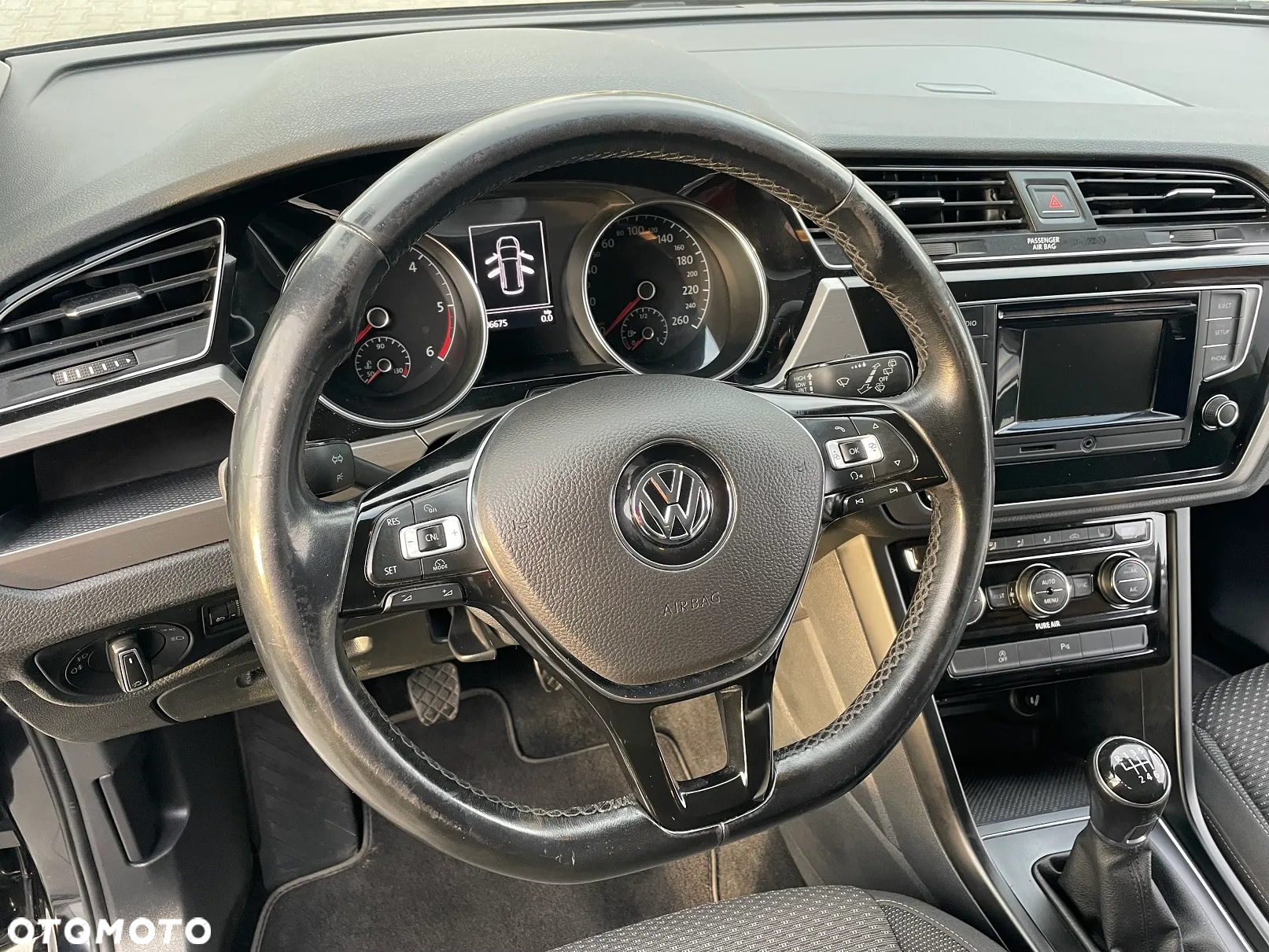 Volkswagen Touran 1.6 TDI BMT Comfortline - 19