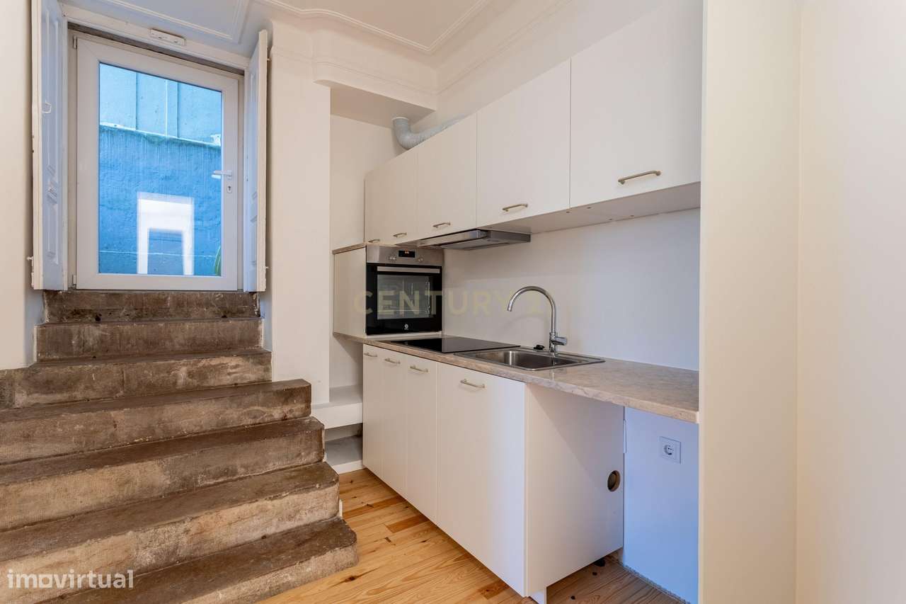 Apartamento T1 remodelado para arrendamento na Av. António Augusto Agu - Grande imagem: 4/15