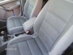 Volkswagen Touran 2.0 TDI DPF BlueMotion Technology Comfortline - 22