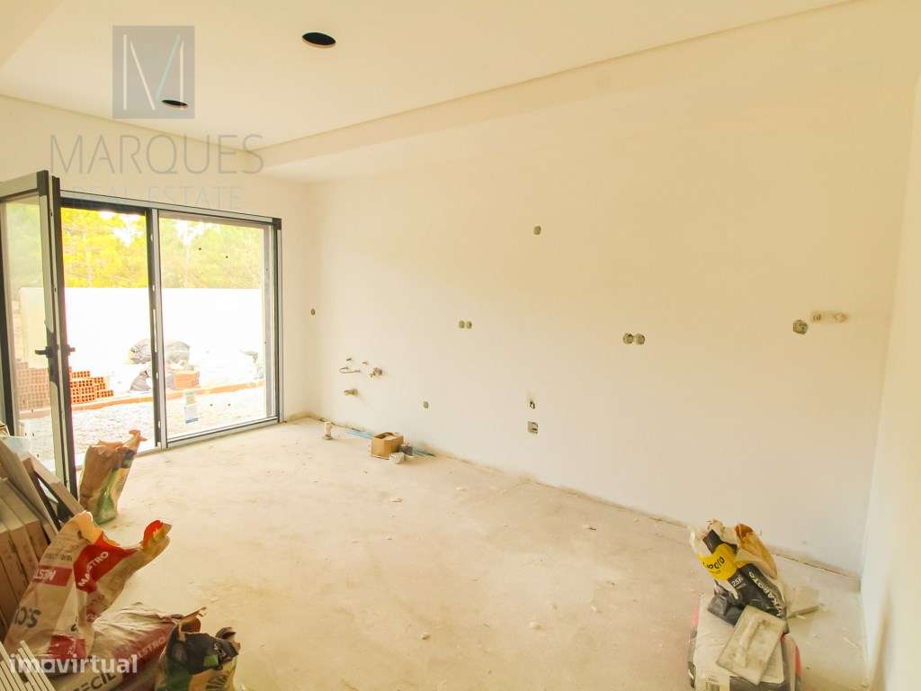 Moradia V3 com 2 Suites, Jardim e Piscina em Pinhal do General-6