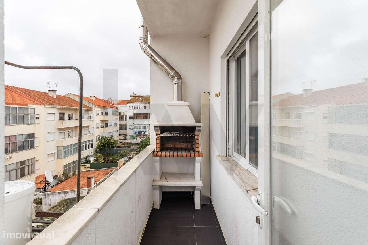 T2 com duas varandas e churrasqueira na Murtinheira | Seixal - Grande imagem: 4/21
