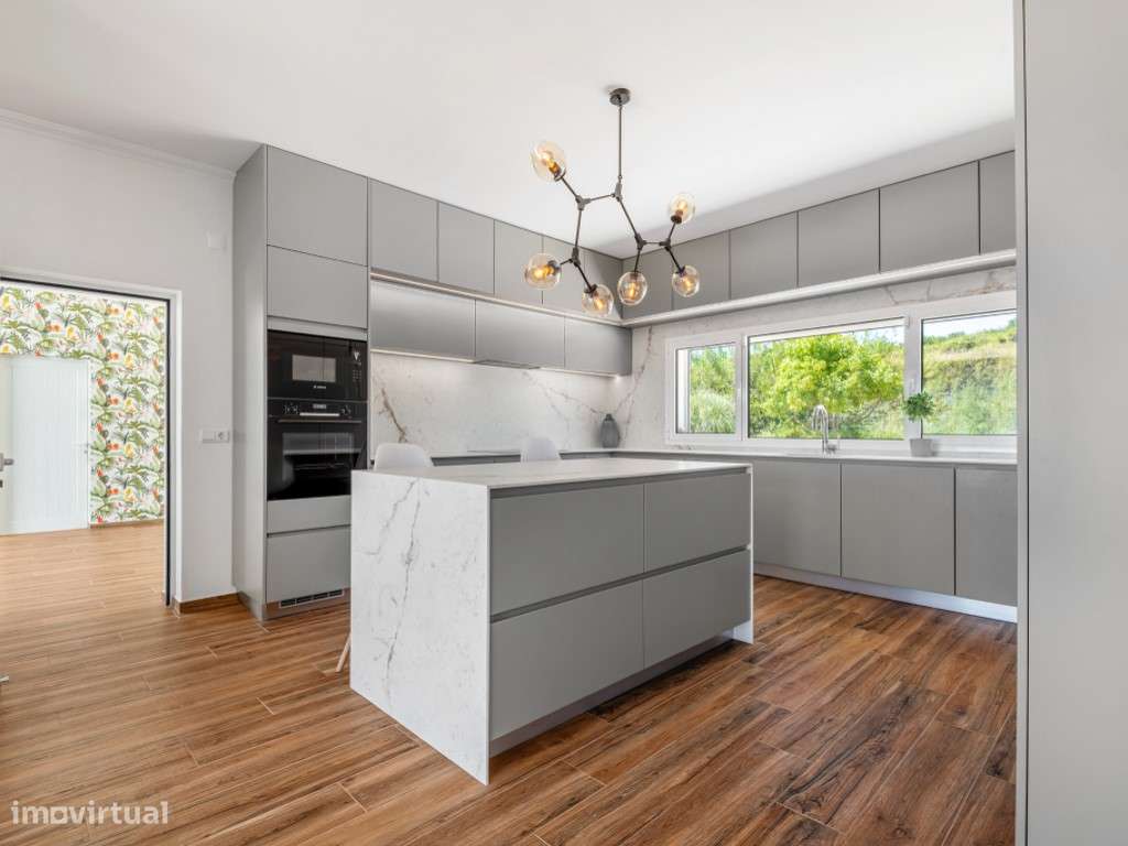 Moradia com amplo terreno e vista deslumbrante de campo e serra! - Grande imagem: 4/43