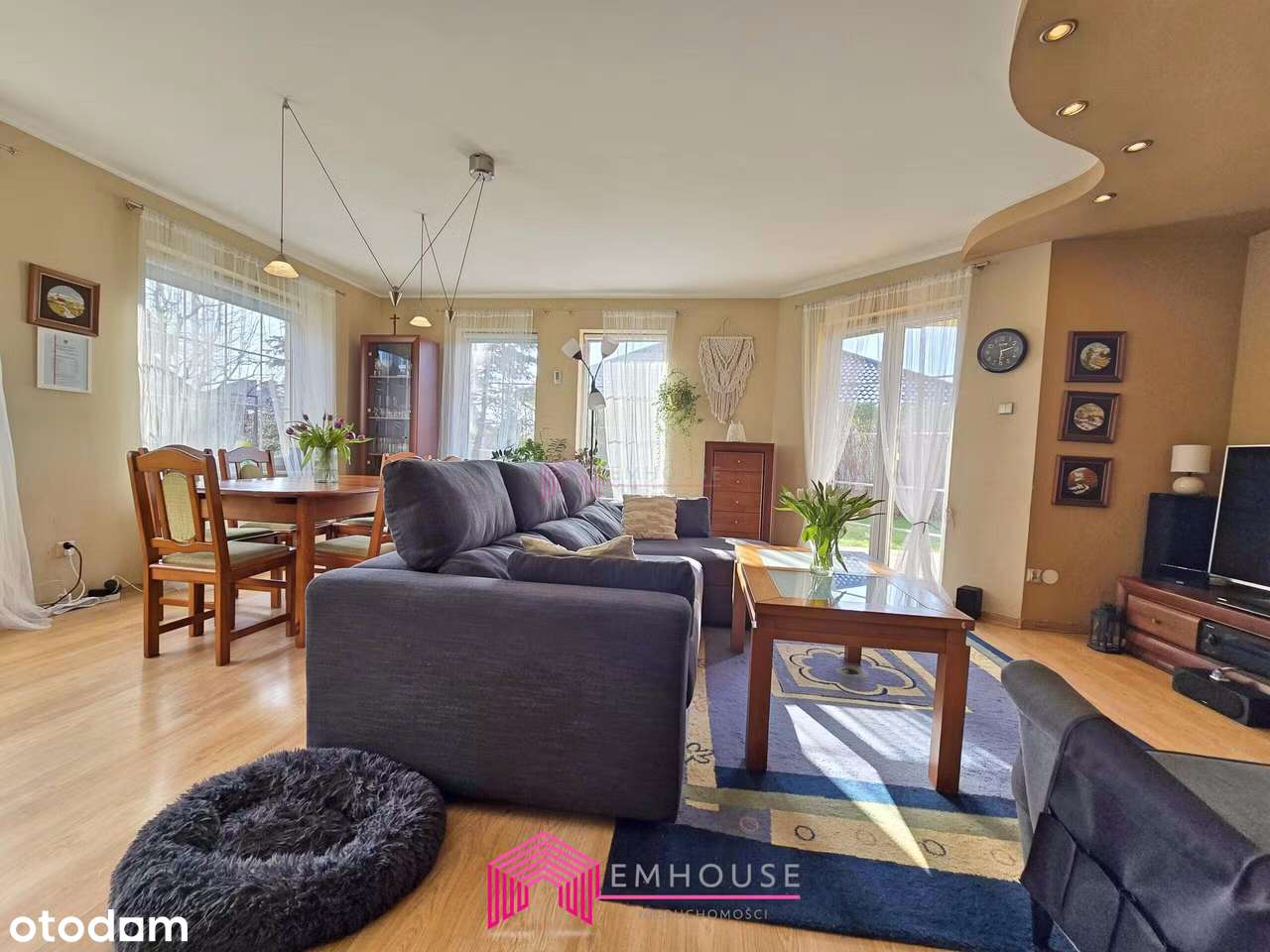 Wyjątkowy dom rodzinny – gotowy, by się w nim zakochać!-2